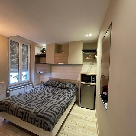 Rdc 1 - Chambre Meublee Au Coeur Du Centre Ville De Монлюсон Экстерьер фото
