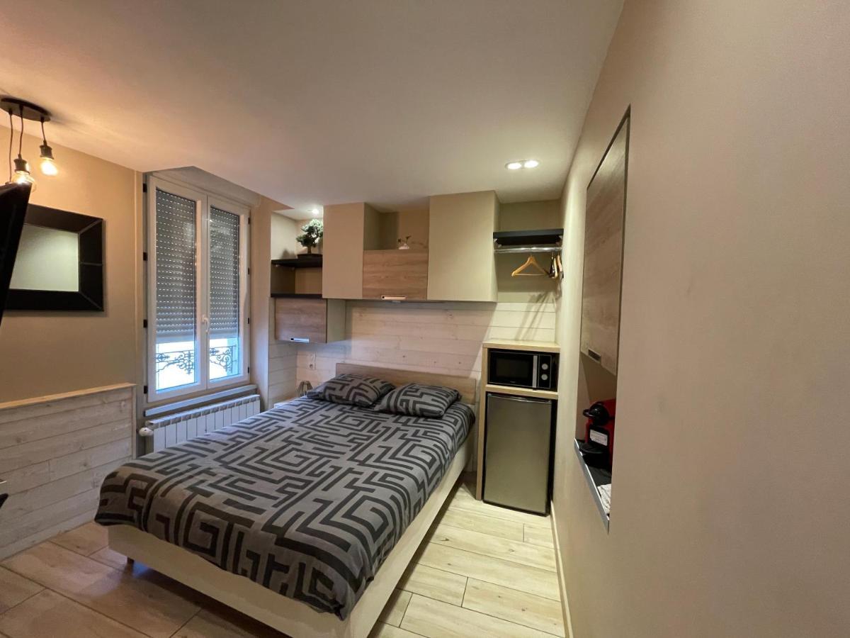 Rdc 1 - Chambre Meublee Au Coeur Du Centre Ville De Монлюсон Экстерьер фото