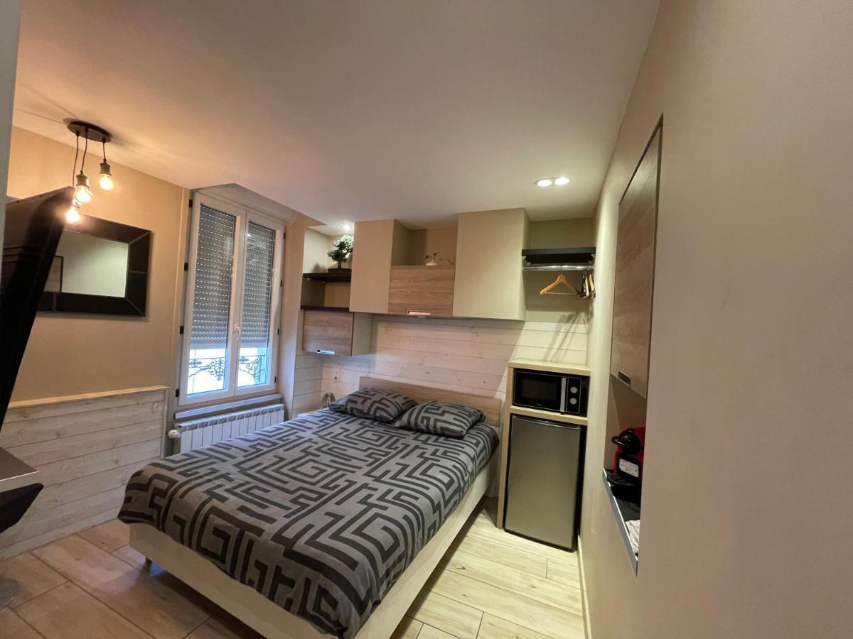 Rdc 1 - Chambre Meublee Au Coeur Du Centre Ville De Монлюсон Экстерьер фото