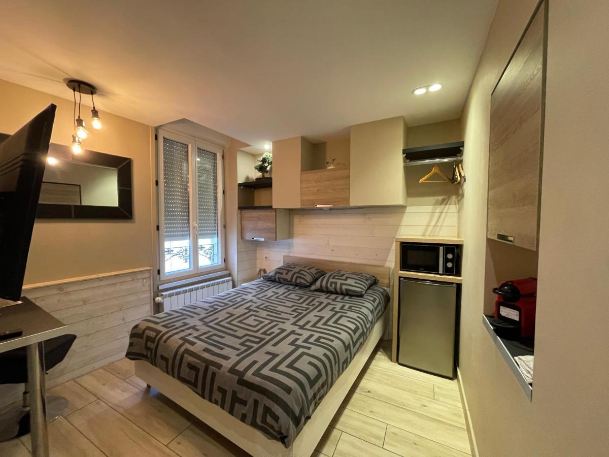 Rdc 1 - Chambre Meublee Au Coeur Du Centre Ville De Монлюсон Экстерьер фото