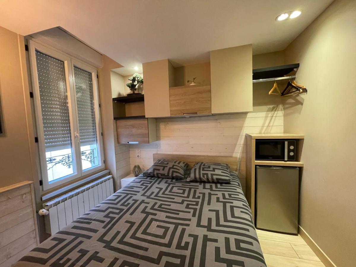 Rdc 1 - Chambre Meublee Au Coeur Du Centre Ville De Монлюсон Экстерьер фото